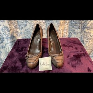 Cole Haan Gray/Taupe Leather/Suede 90mm Pumps (3.5 inch heel) - Size 8.5B